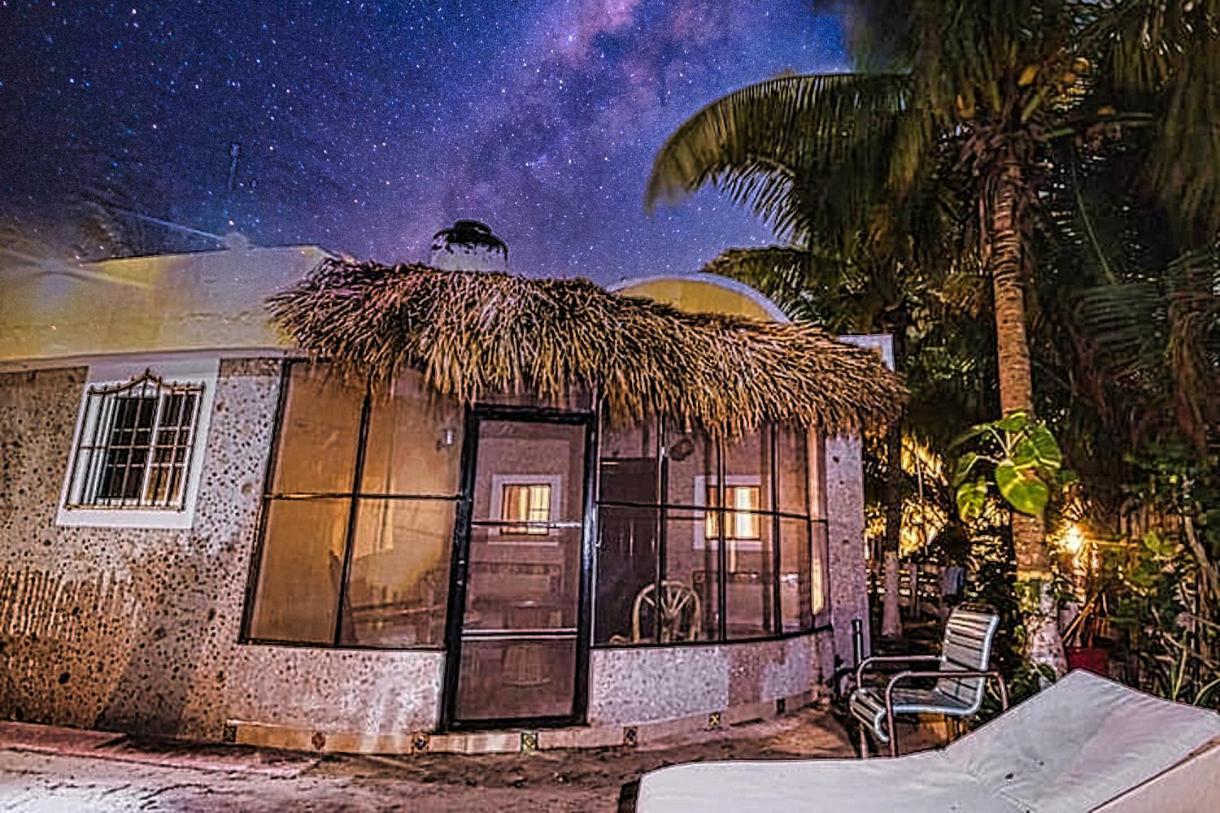 Antigua Lodge, 70 M From Sandy Beach El Cuyo Eksteriør billede